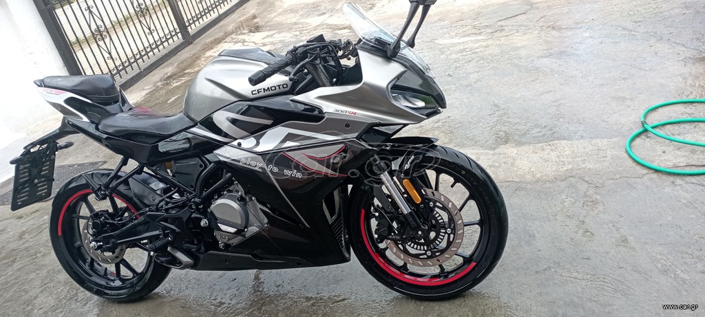 CFmoto 300 SR 2024