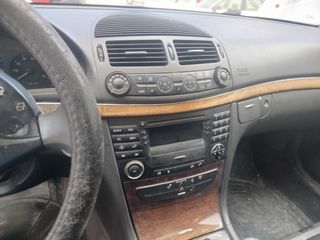 Mercedes-Benz E 200 2006-thumb-8