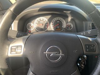 Opel Vectra 2004-thumb-4