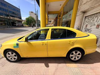 Skoda Octavia 2012-thumb-8