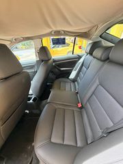 Skoda Octavia 2012-thumb-9