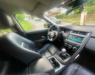 Jaguar E-Pace 2019-thumb-13