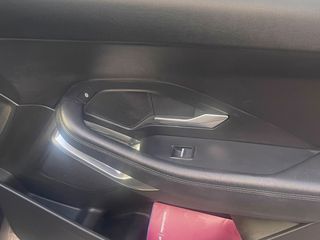 Jaguar E-Pace 2019-thumb-19