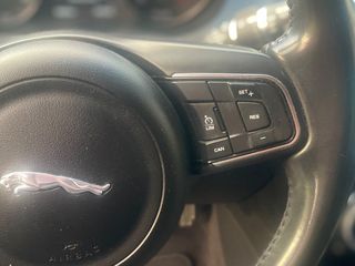 Jaguar E-Pace 2019-thumb-22