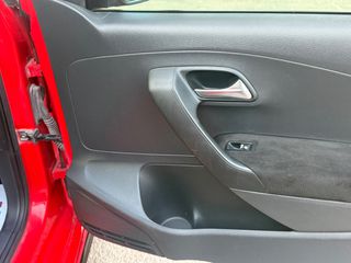 Volkswagen Polo 2012-thumb-17