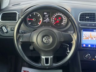 Volkswagen Polo 2012-thumb-21