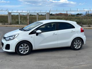 Kia Rio 2016 CRDi Platinum Edition-thumb-2