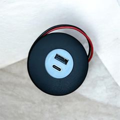 ΘΥΡΑ USB
