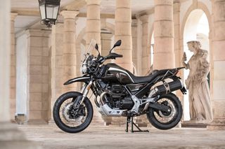 Moto Guzzi 850 T 2022 Moto Guzzi V 85 TT  Guardia d'Onore