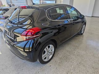 Peugeot 208 2019 1.2 TURBO 110hp!-thumb-3
