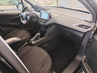 Peugeot 208 2019 1.2 TURBO 110hp!-thumb-5