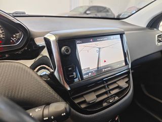 Peugeot 208 2019 1.2 TURBO 110hp!-thumb-6