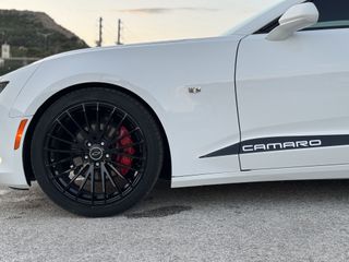 Chevrolet Camaro 2018-thumb-9