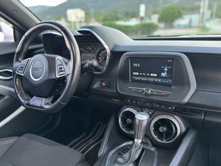 Chevrolet Camaro 2018-thumb-22