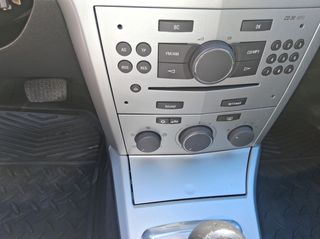 Opel Astra 2010 1.6 Αυτόματο Sedan-thumb-17