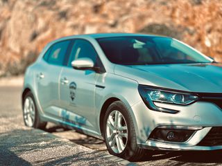 Renault Megane 2019-thumb-5
