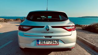 Renault Megane 2019-thumb-6