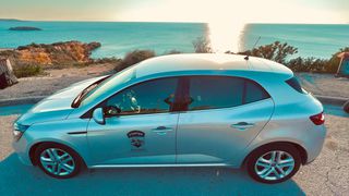 Renault Megane 2019-thumb-7