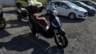 Piaggio Beverly 350 2013 sport touring-thumb-2
