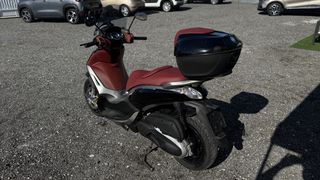 Piaggio Beverly 350 2013 sport touring-thumb-4