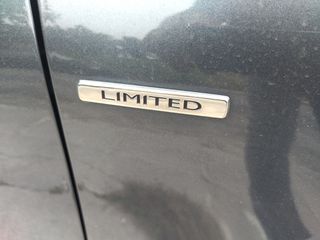 Renault Clio 2017 LIMITED EDITION-thumb-9