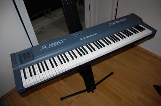 Studiologic SL-990 Pro (by Fatar) - 88 Hammer Action Keys + Βάση Proel