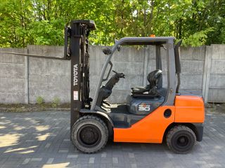 Toyota 2016 8FDF30-thumb-2