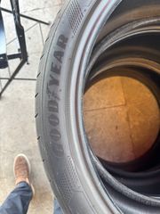 255/35/21 Goodyear asymmetric-thumb-4