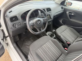 Volkswagen Polo 2017-thumb-7