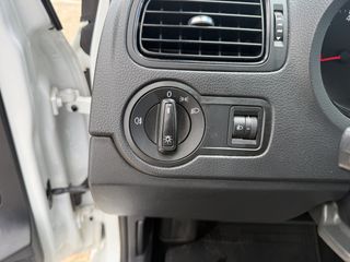 Volkswagen Polo 2017-thumb-11