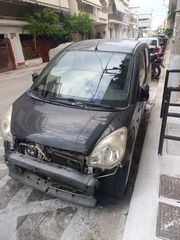 Daihatsu cuore 2011-thumb-1