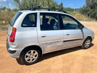 Hyundai Matrix 2004-thumb-17