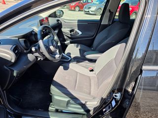 Toyota Yaris 2022 1.5 HYBRID ACTIVE PLUS-thumb-9