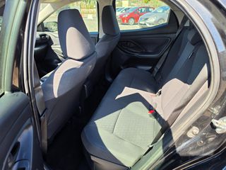 Toyota Yaris 2022 1.5 HYBRID ACTIVE PLUS-thumb-10