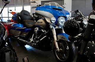 Harley Davidson Touring Electra Glide Ultra Limited Low 2018-thumb-3
