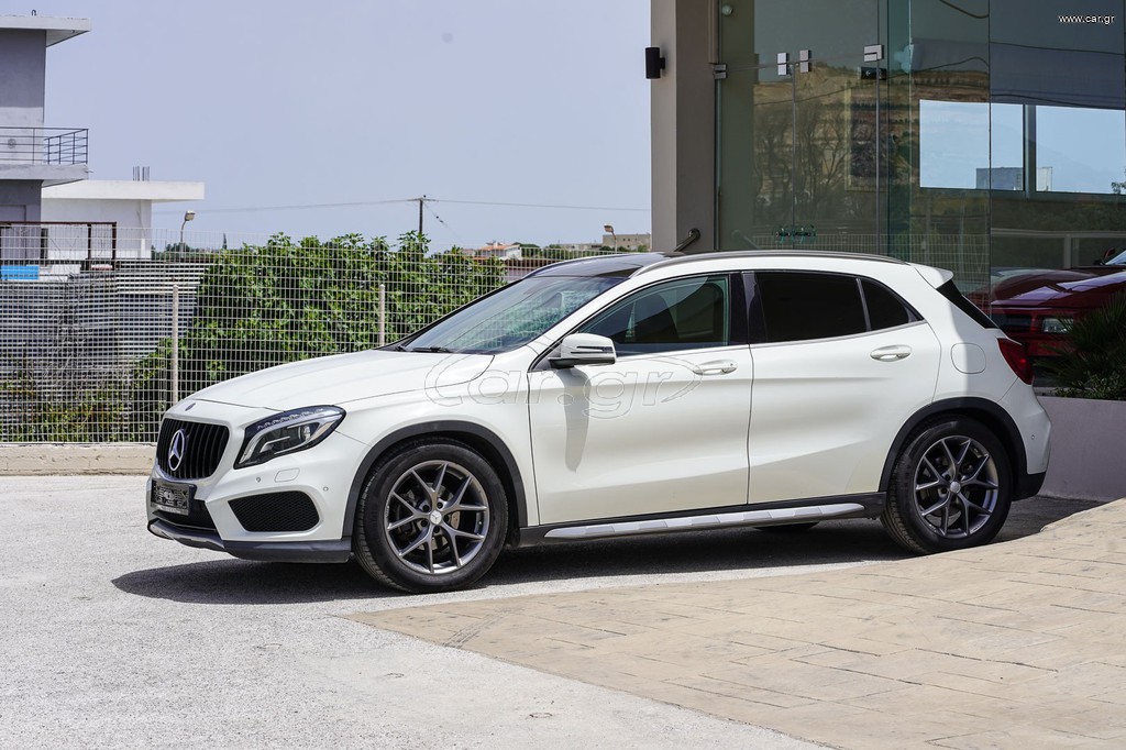 Mercedes-Benz GLA 200 2014 AMG LINE 7G-DCT Panorama