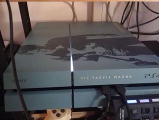 ΠΩΛΟΥΝΤΑΙ ΚΟΝΣΟΛΕΣ PS4 ΑΡΙΣΤΗ ΚΑΤΑΣΤΑΣΗ ΚΟΜΠΛΕ ΚΑΛΩΔΙΑ ΑΠΟ ΓΕΝΙΚΟ SERVICE 1 ΚΟΝΤΡΟΛ(ΑΠΟ 140 ΕΥΡΩ)ΚΑΙ ΜΕ ΠΑΙΧΝΙΔΙΑ.