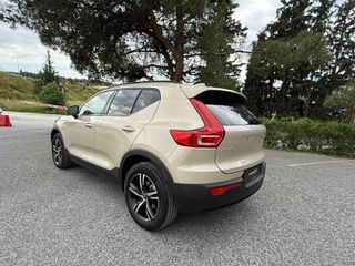 Volvo XC40 2025 MILD HYBRID FULL EXTRA-thumb-4