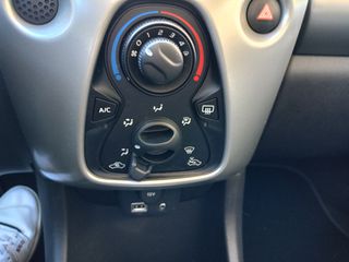 Toyota Aygo 2016 X-PLAY-thumb-12