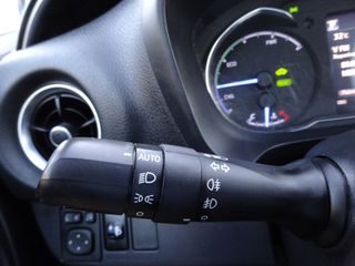 Toyota Yaris 2018 1.5 Hybrid Style Hatchback 5-door (Euro 6.2)-thumb-29