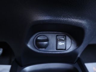 Toyota Yaris 2018 1.5 Hybrid Style Hatchback 5-door (Euro 6.2)-thumb-31