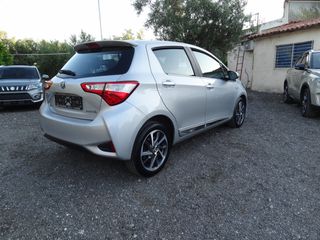 Toyota Yaris 2018 1.5 Hybrid Style Hatchback 5-door (Euro 6.2)-thumb-8