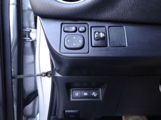 Toyota Yaris 2018 1.5 Hybrid Style Hatchback 5-door (Euro 6.2)-thumb-25