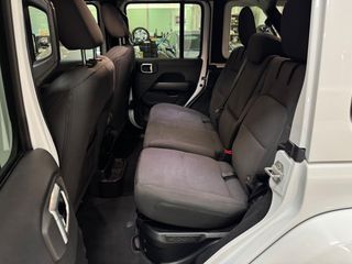 Jeep Wrangler 2022 SAHARA EDITION-thumb-43