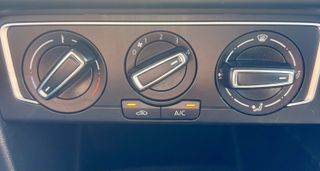 Volkswagen Polo 2016 1.4 TDI BlueMotion 90hp/ΟΘΟΝΗ/PARKTRONIC/NAVI/CARPLAY/EU6-thumb-37