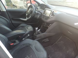 Peugeot 208 2013-thumb-7