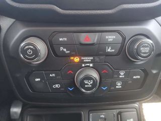 Jeep Renegade 2020 4x4 limited T4 GDI DDCT 180hp-thumb-5