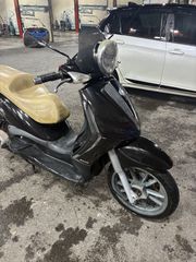 Piaggio Beverly 300i Tourer 2011-thumb-3