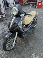 Piaggio Beverly 300i Tourer 2011-thumb-6
