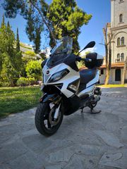 Aprilia SR MAX 300 2012